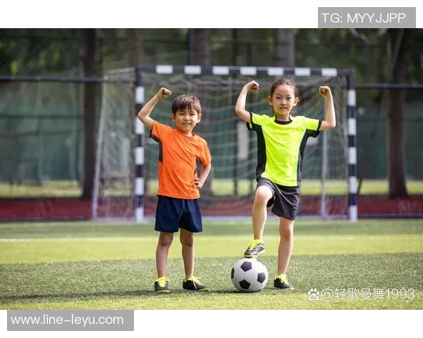 足球是我生命的全部热爱与追求，激情与梦想的交织之旅
